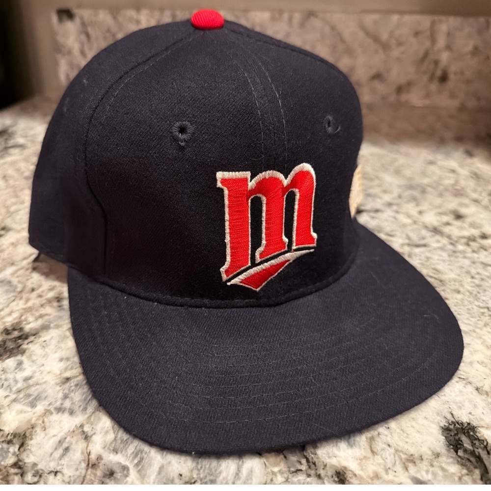 Vintage MacGregor Minnesota Twins MLB Wool Hat Navy Blue Red M Logo Size 7 Kids